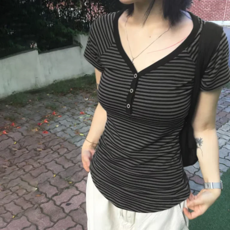 CHINEE-American-Retro-Bm-Style-Spicy-Girl-V-neck-T-shirt-For-Women-Striped-Three-button-Short-sleeve-Slim-fit-Ribbed-Tops