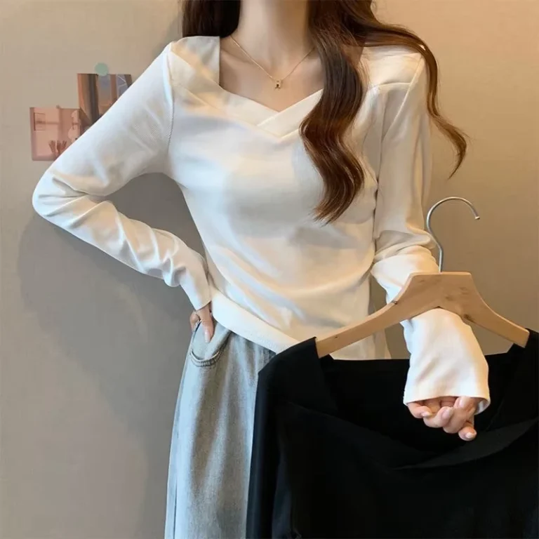 CHINEE-Solid-Long-Sleeve-Base-Shirt-Slim-fit-Long-sleeved-Top-V-neck-Classic-Long-Sleeve-T-shirt