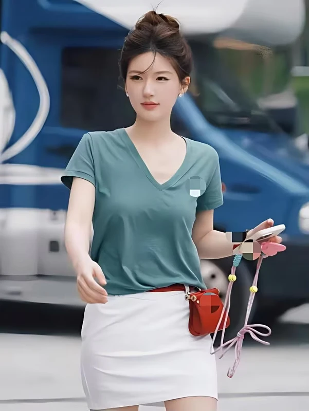 CHINEE-V-Neck-T-Shirt-for-Men-and-Women-Sports-Casual-Trendy-High-Quality-Short-Sleeve