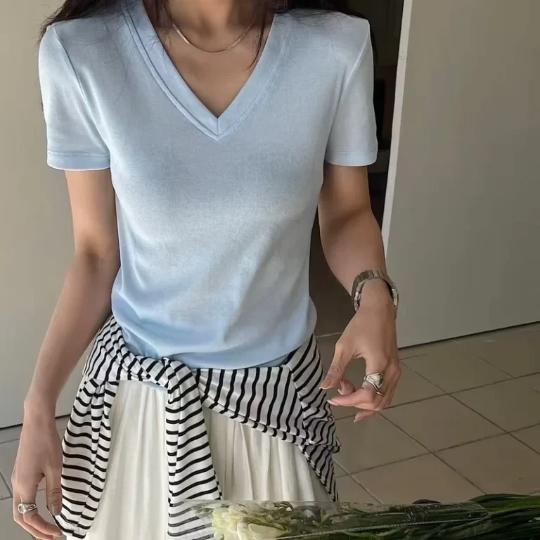CHINEE-Women-Classic-V-neck-Fashion-Short-Sleeved-Knitted-Bottom-T-Shirt-1