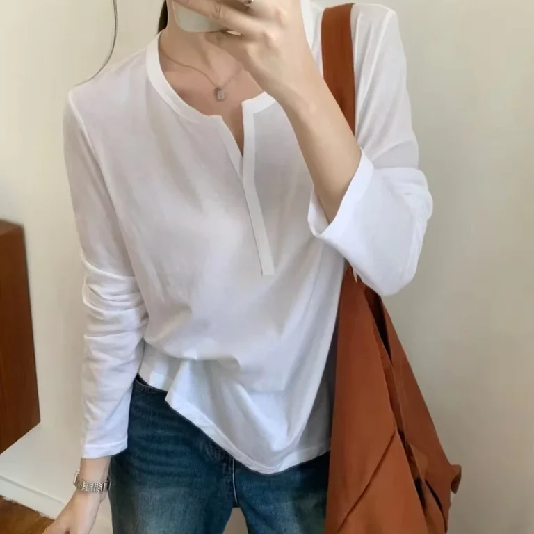 CHINEE-Womens-Cotton-Polyester-T-Shirt-with-V-neck-and-Straight-Shoulder-Design