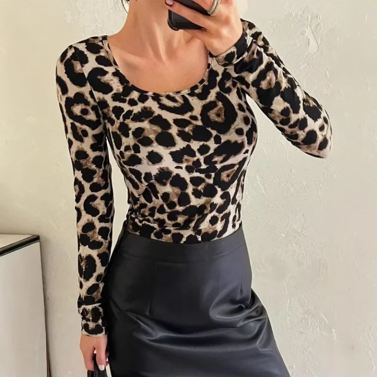 CHINEE-Womens-Sexy-Leopard-Print-Scoop-Neck-Bodycon-T-Shirt-Long-Sleeve-Ruched-Waist-Fitted-Top-for-Summer-Party-Club-Streetwear