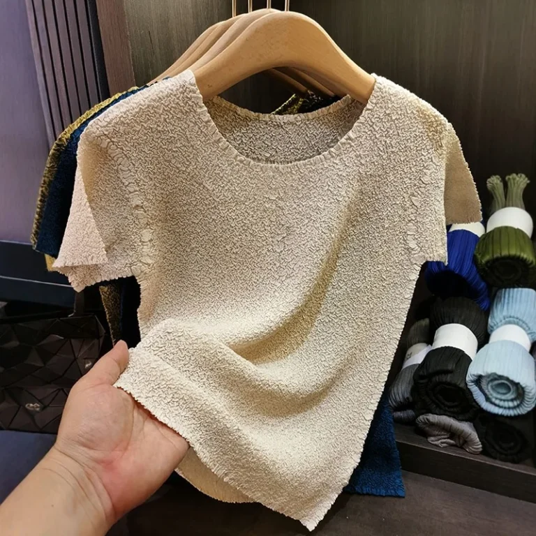 Japanese-Style-Womens-Summer-Casual-T-Shirt-New-Solid-Pattern-Slim-Pleated-Top-with-O-Neck-Short-Sleeved-Loose-Fit