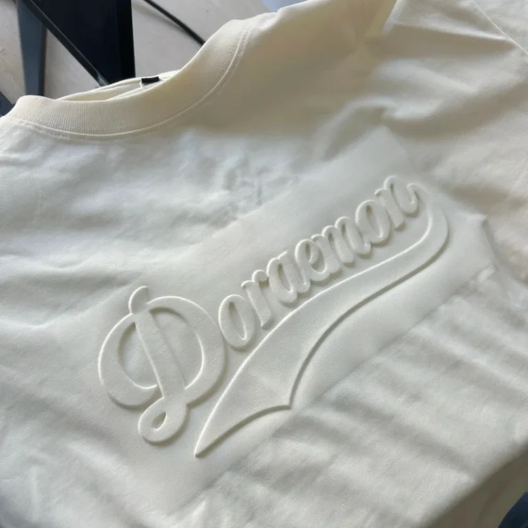 Manufacturer-Custom-made-Loose-fit-Mens-T-shirts-with-Puff-Printing-and-Custom-Logos