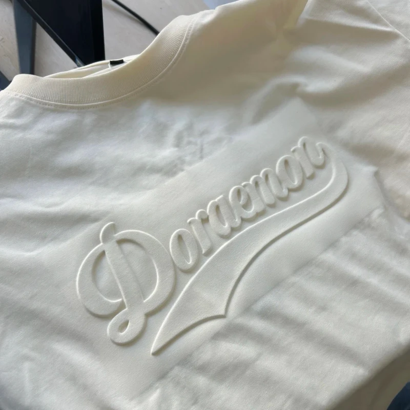 Manufacturer-Custom-made-Loose-fit-Mens-T-shirts-with-Puff-Printing-and-Custom-Logos