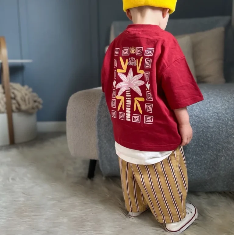 Manufacturer-Customize-Kids-Retro-Printed-Oversized-100-Cotton-T-Shirt-and-Striped-Wide-Leg-Pants-2-Piece-Outfit